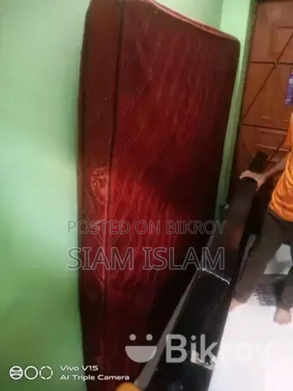 একটি ছয় ফুট বাই ৭ ফিট ফোমের ম্যাট্রিক্স