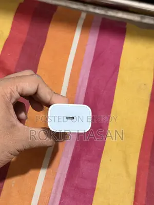 অ্যাপল অ্যাডাপ্টার (ব্যবহৃত)