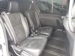 Toyota Voxy zs. trd 2021