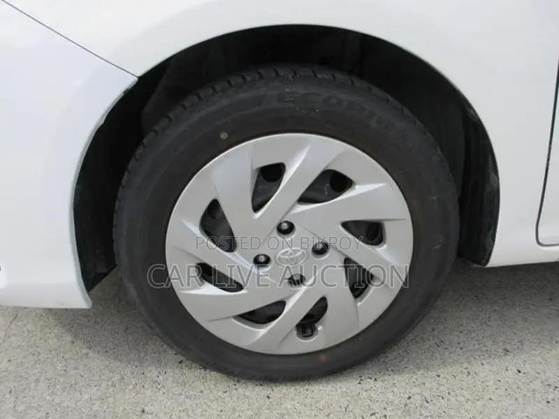 Toyota Fielder hybrid 2021