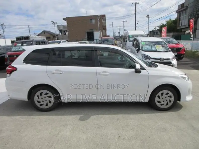 Toyota Fielder hybrid 2021