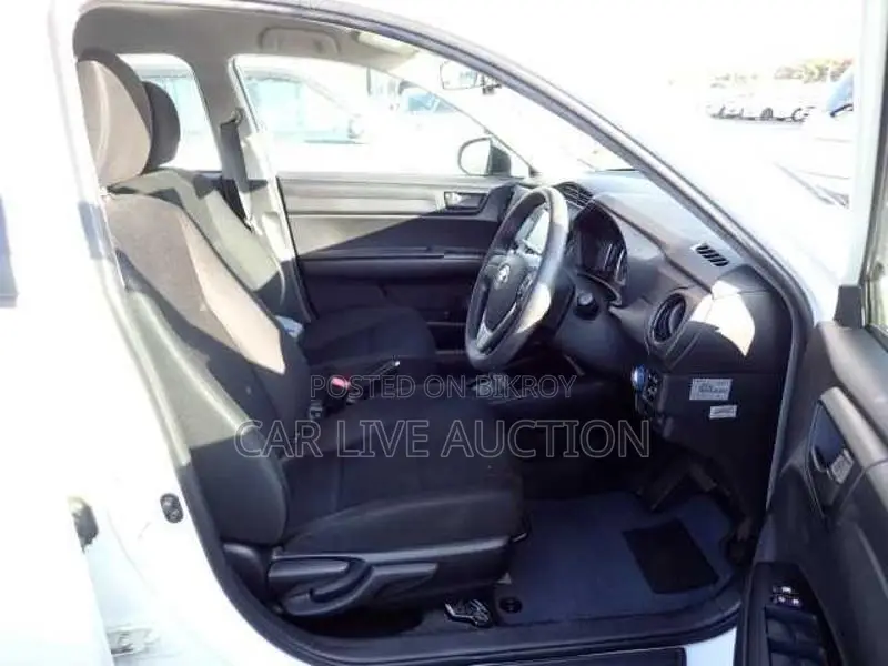 Toyota Fielder hybrid 2021