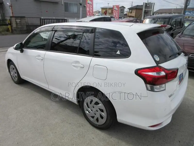 Toyota Fielder hybrid 2021