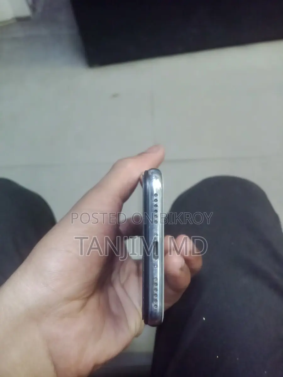Apple iPhone X (Used)
