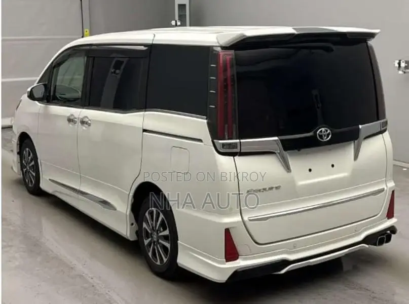 Toyota Esquire GI MODELLISTA AERO 2021