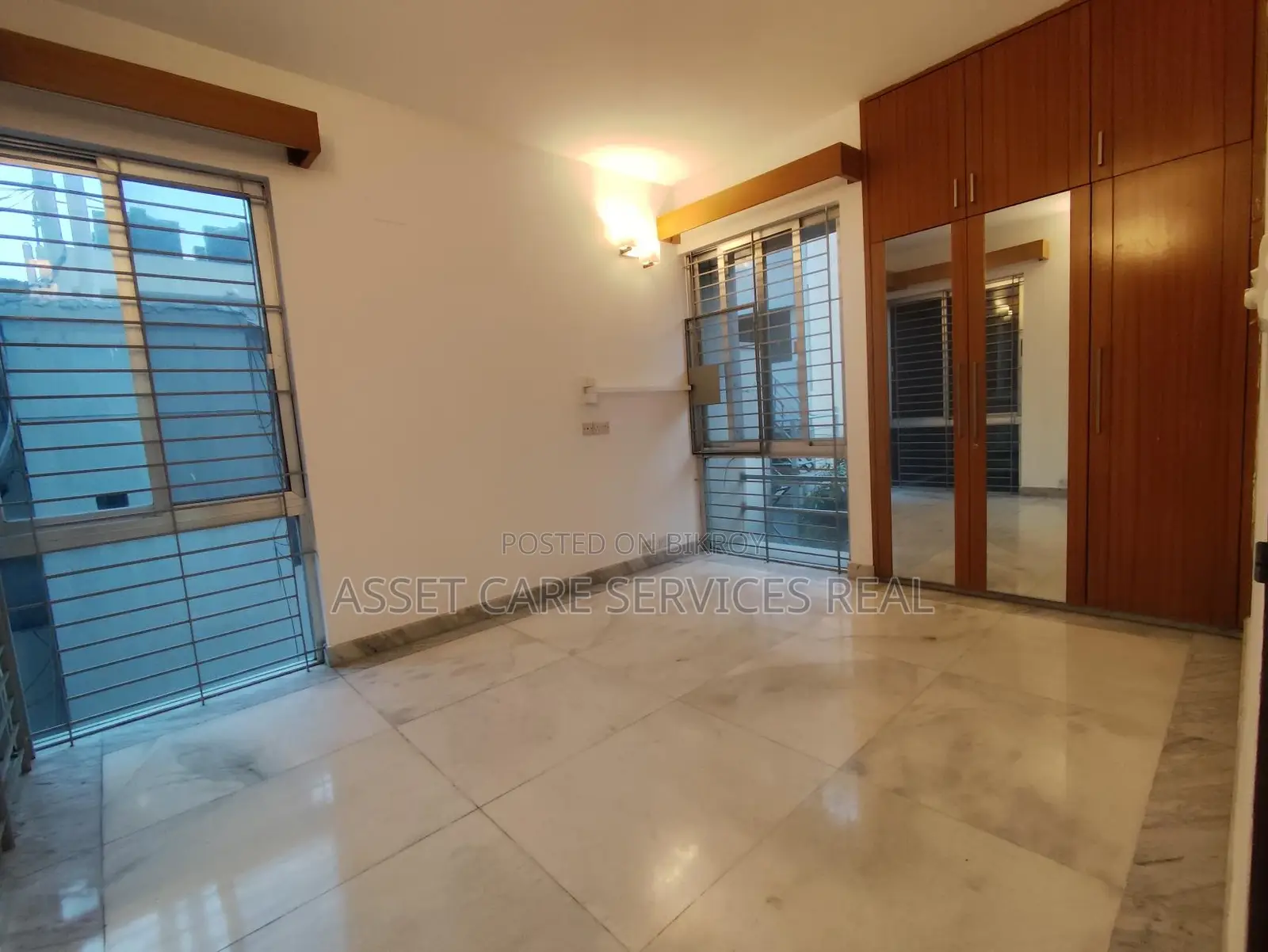 4-Bed Un-Furnished Luxury Apartment for Rent in Baridhara Diplomatic Zone
