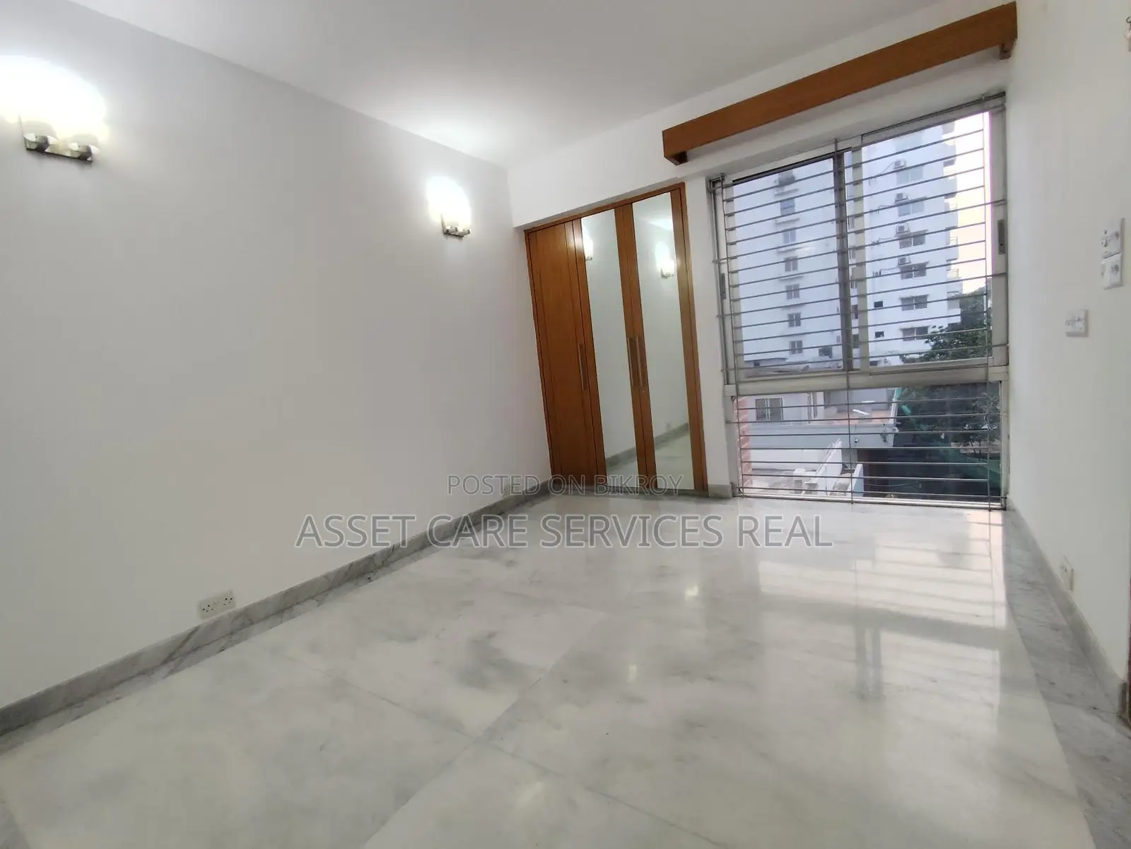 4-Bed Un-Furnished Luxury Apartment for Rent in Baridhara Diplomatic Zone