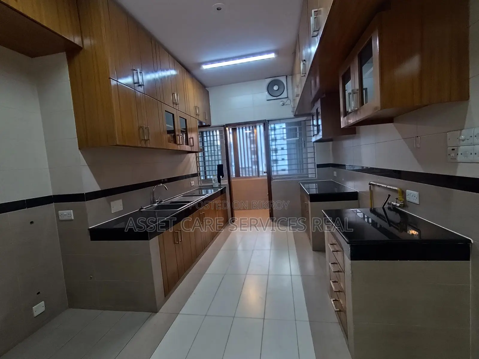 4-Bed Un-Furnished Luxury Apartment for Rent in Baridhara Diplomatic Zone