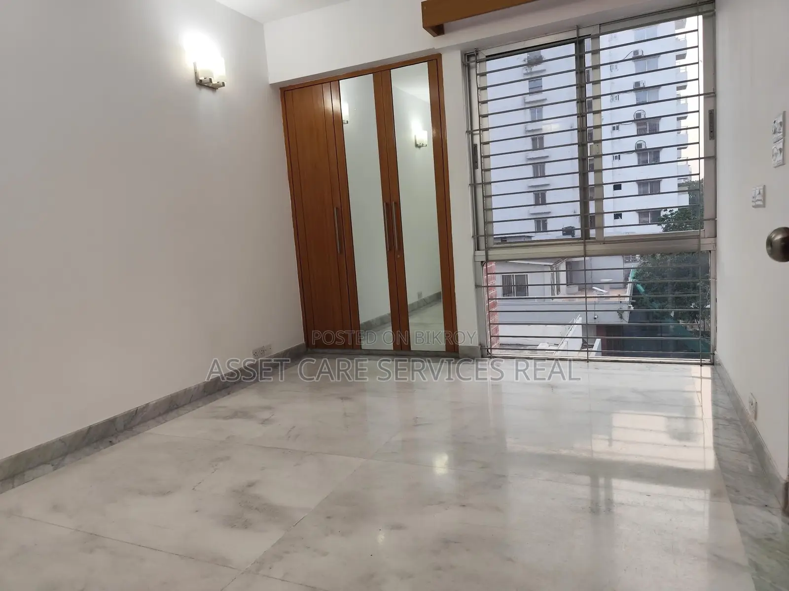 4-Bed Un-Furnished Luxury Apartment for Rent in Baridhara Diplomatic Zone