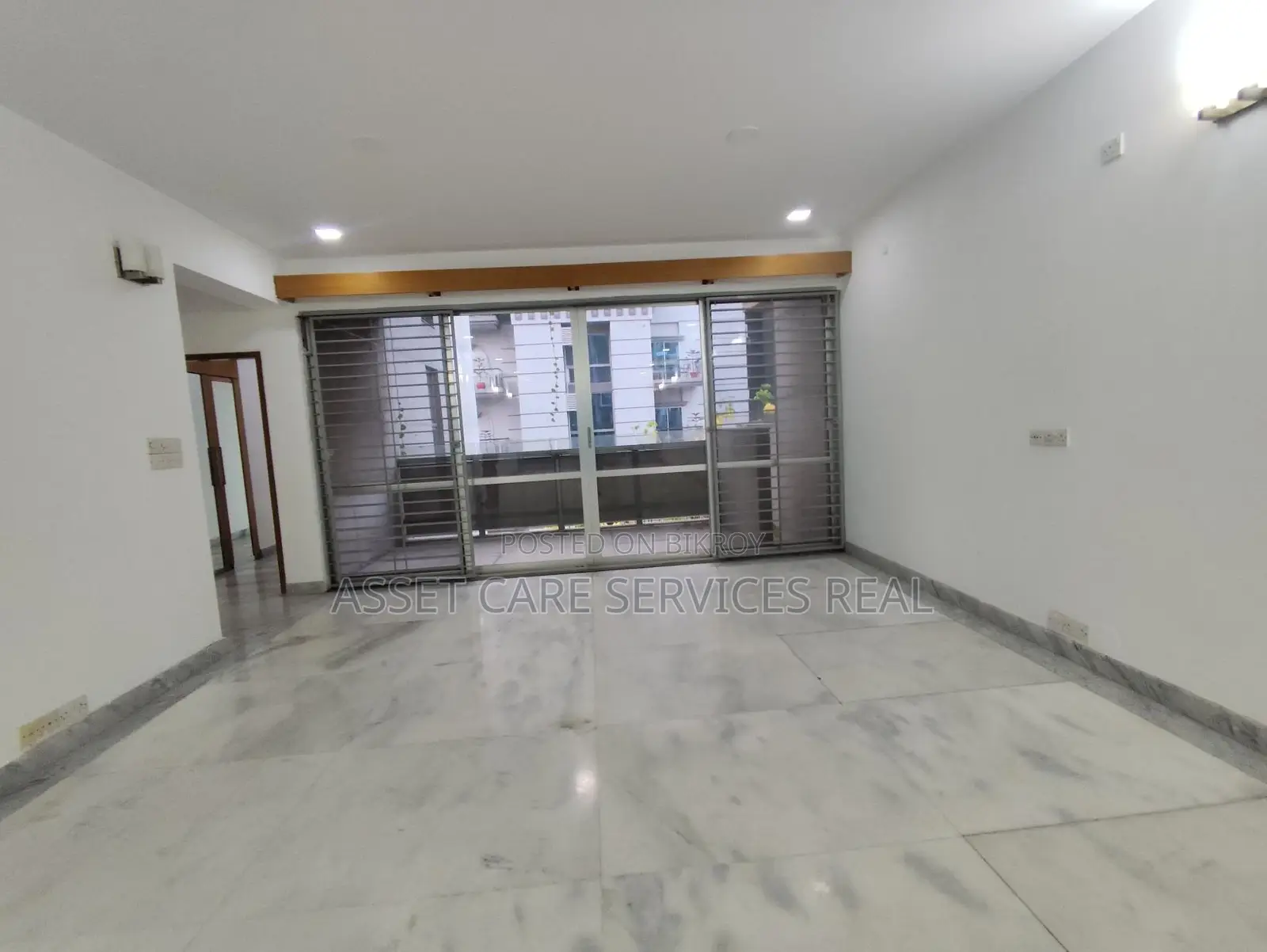 4-Bed Un-Furnished Luxury Apartment for Rent in Baridhara Diplomatic Zone