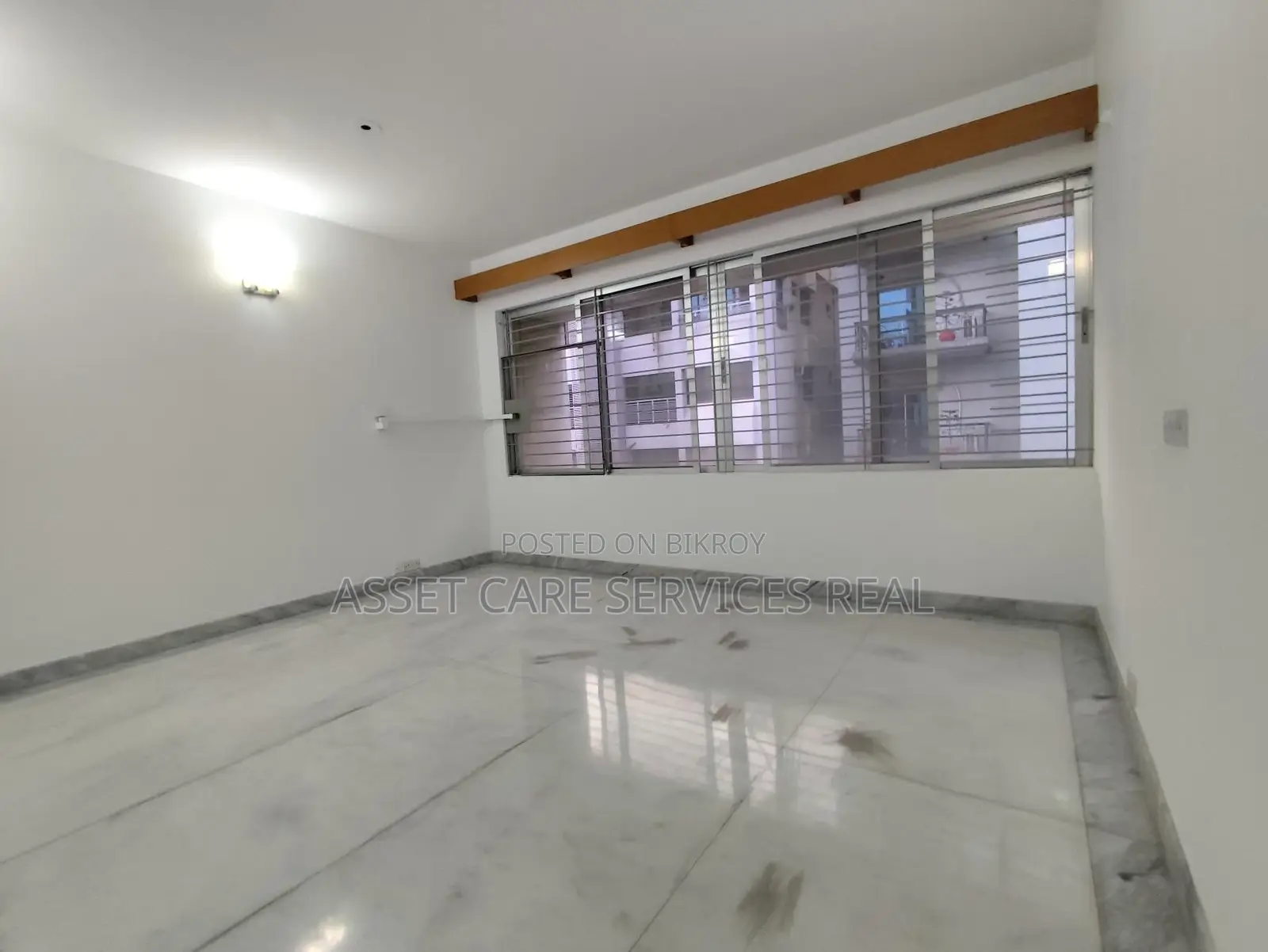 4-Bed Un-Furnished Luxury Apartment for Rent in Baridhara Diplomatic Zone