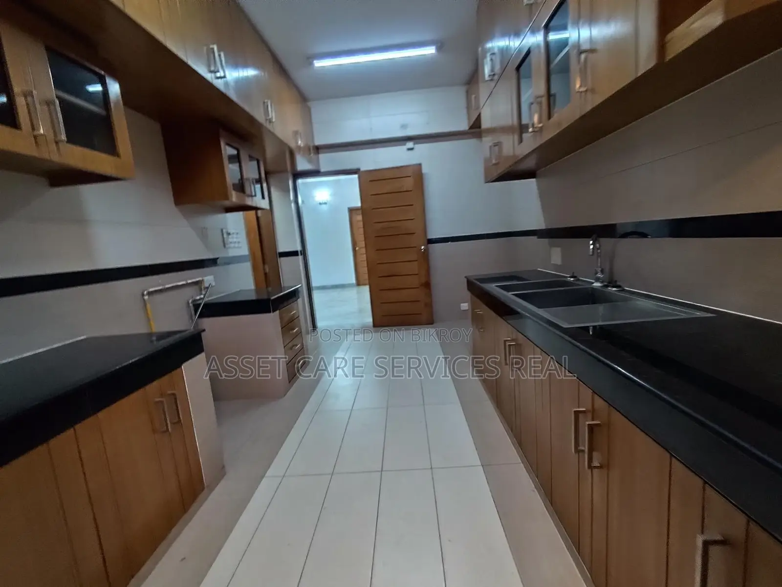 4-Bed Un-Furnished Luxury Apartment for Rent in Baridhara Diplomatic Zone