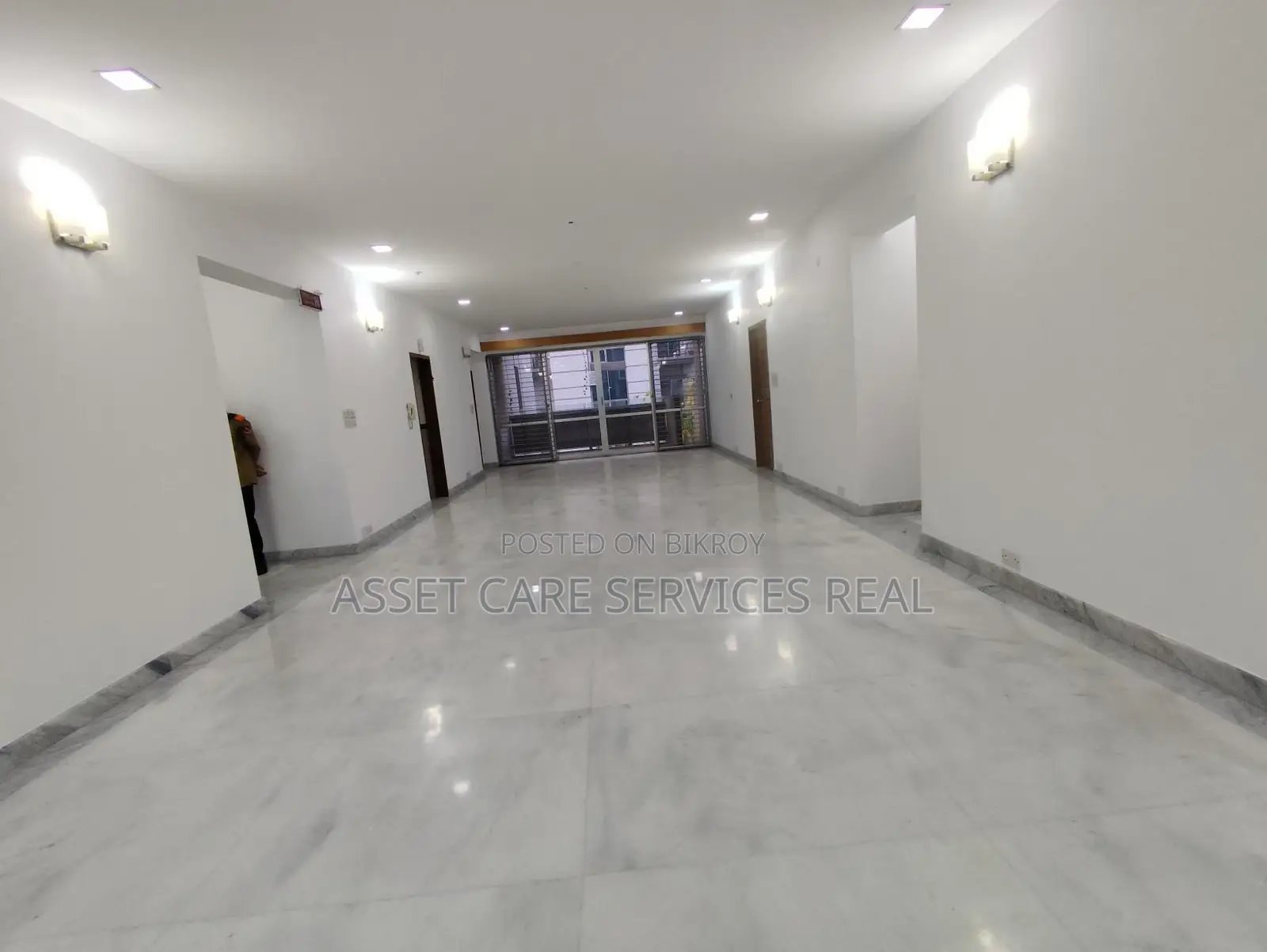 4-Bed Un-Furnished Luxury Apartment for Rent in Baridhara Diplomatic Zone