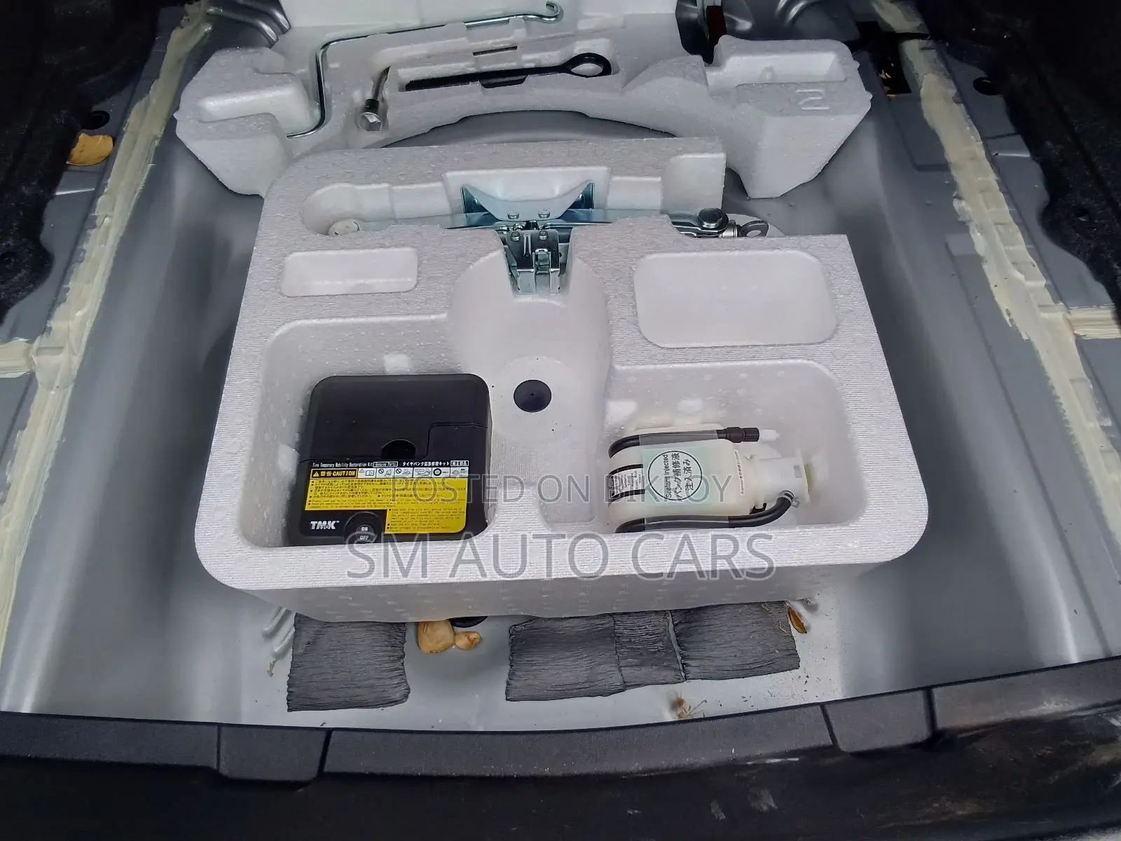 Toyota Axio Non Hybrid EX Silver 2020