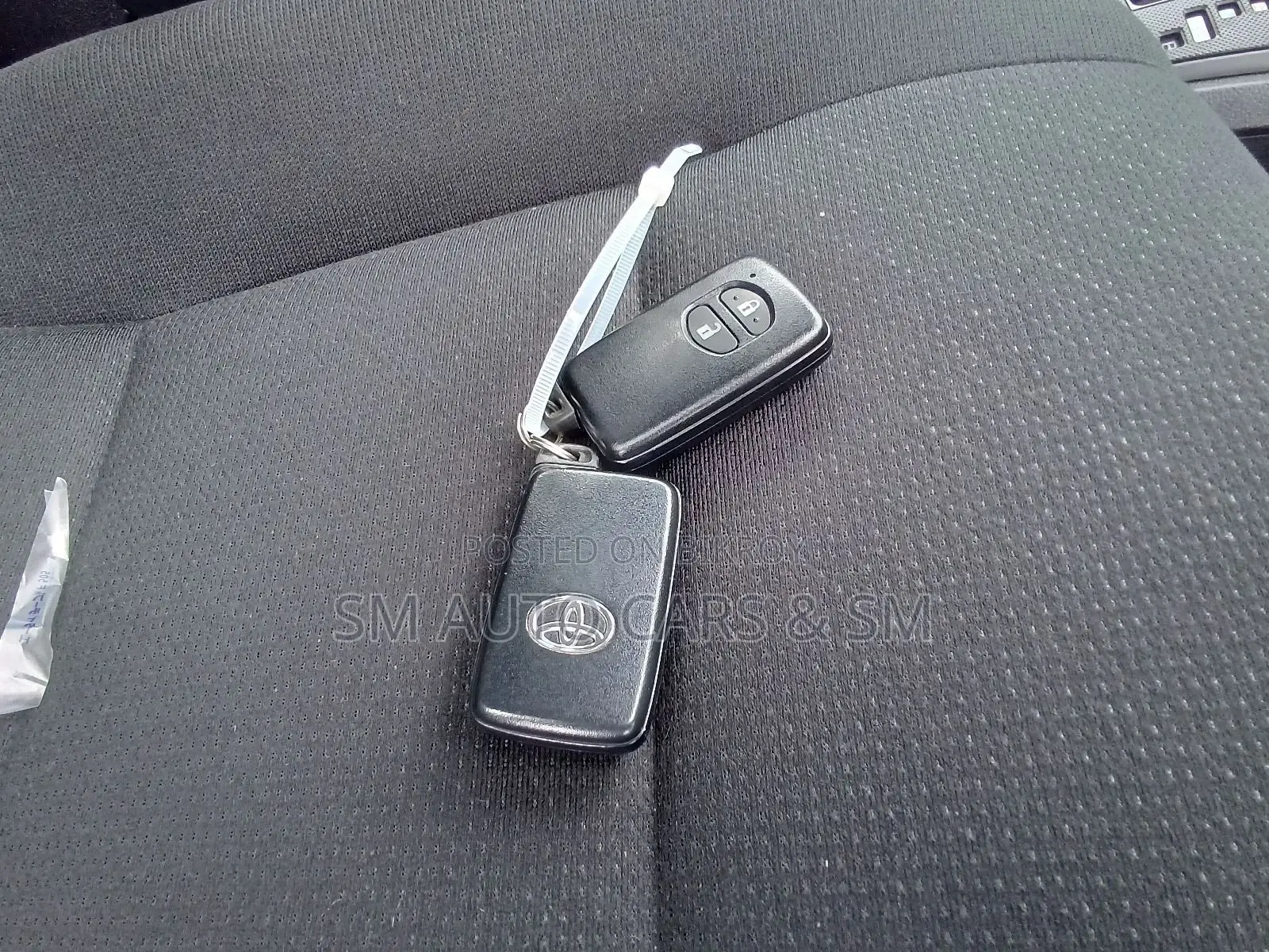 Toyota Axio Non Hybrid EX Silver 2020