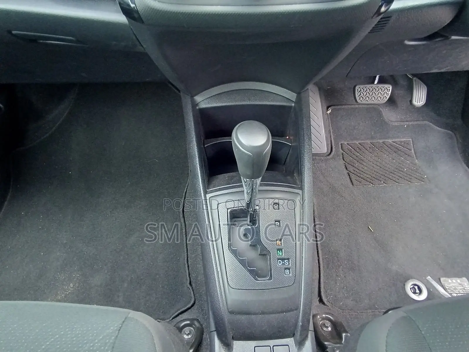 Toyota Axio Non Hybrid EX Silver 2020