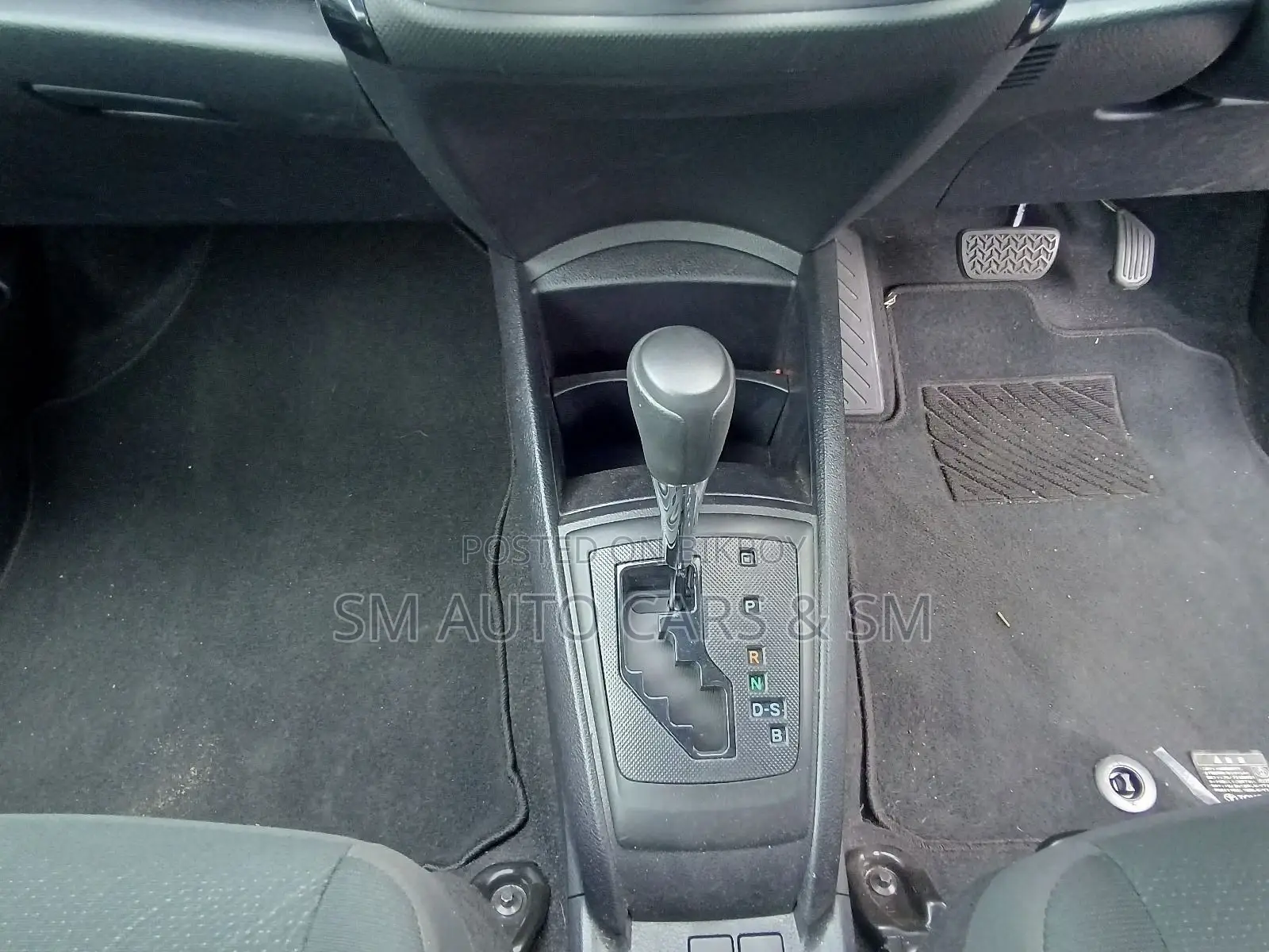 Toyota Axio Non Hybrid EX Silver 2020