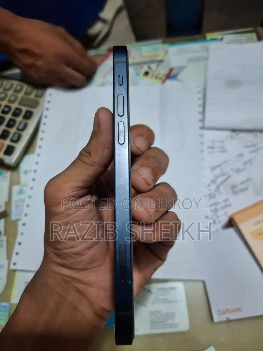 Apple iPhone 12 (Used)