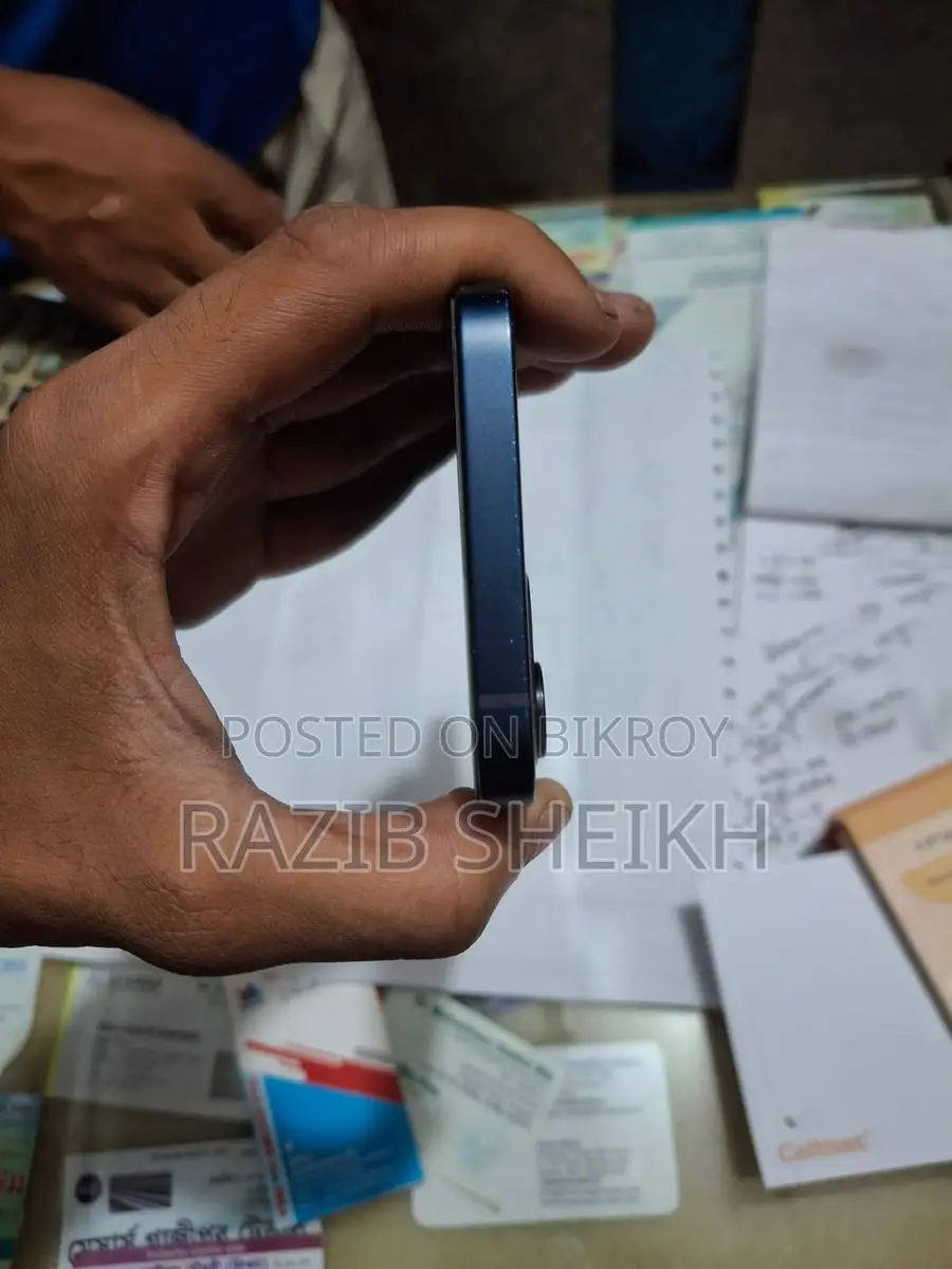 Apple iPhone 12 (Used)