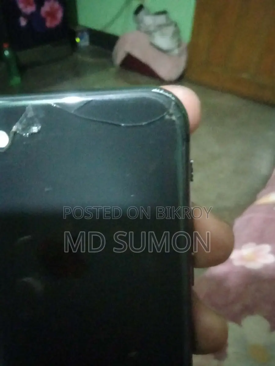 Apple iPhone 8 (Used)