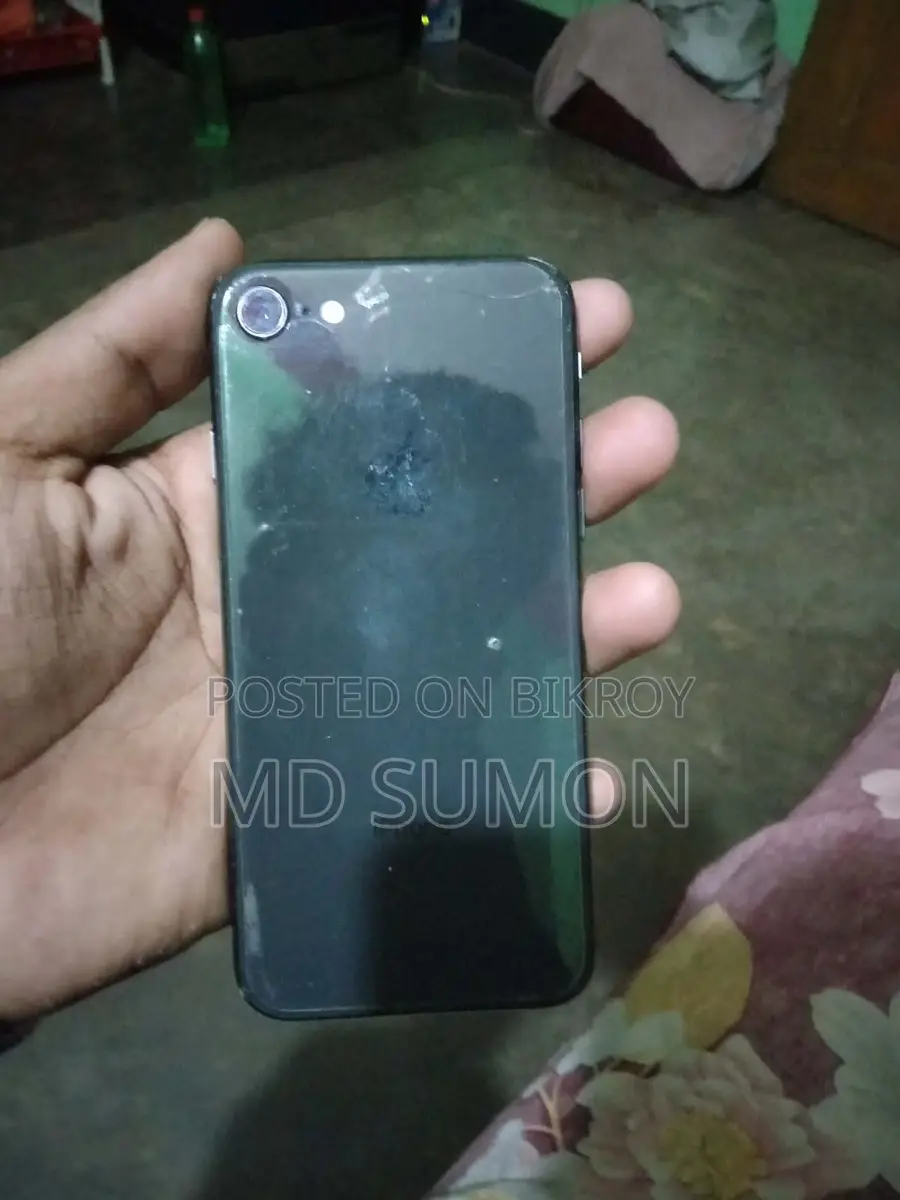 Apple iPhone 8 (Used)