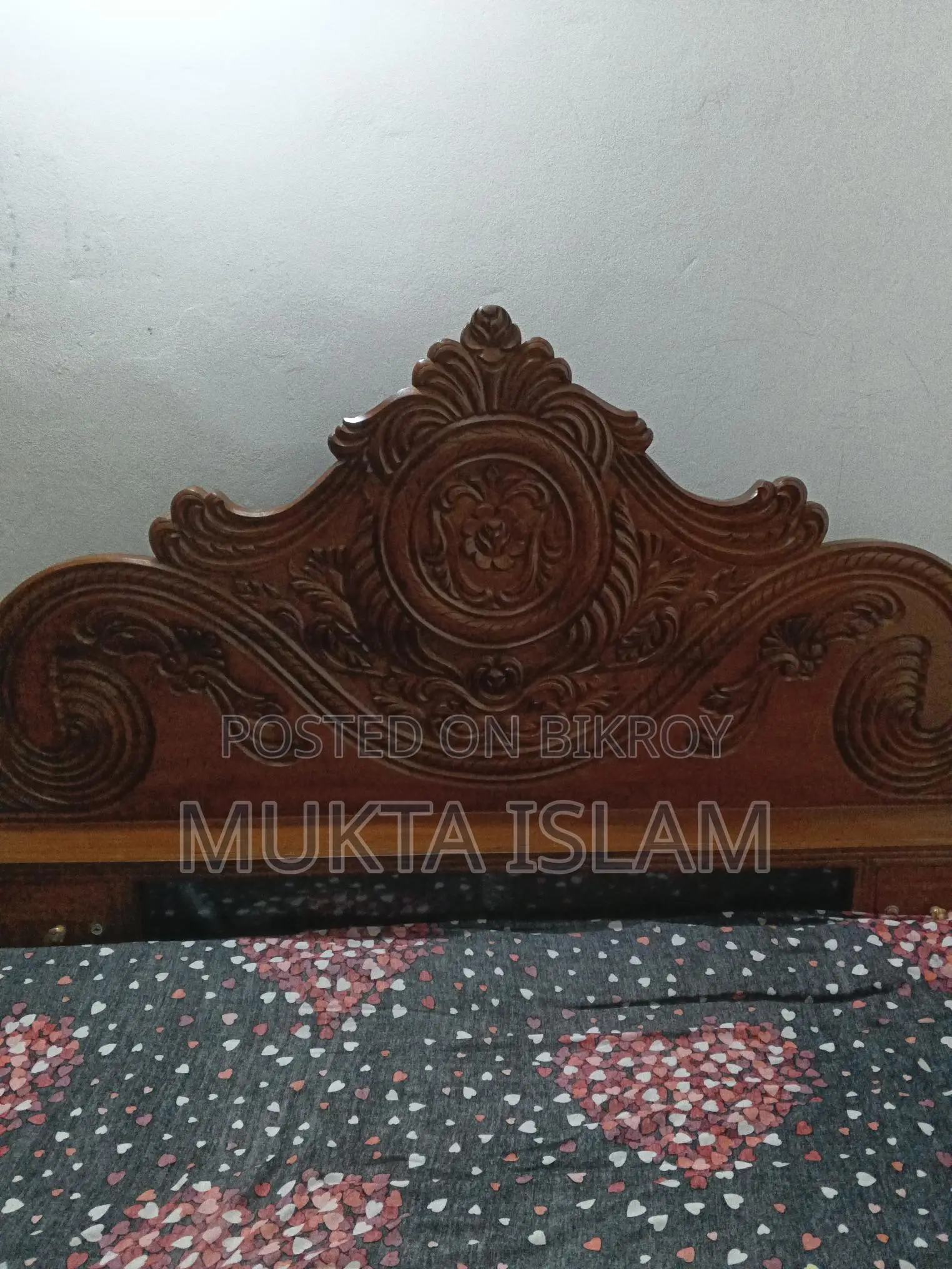 Mahogany Wood Bed