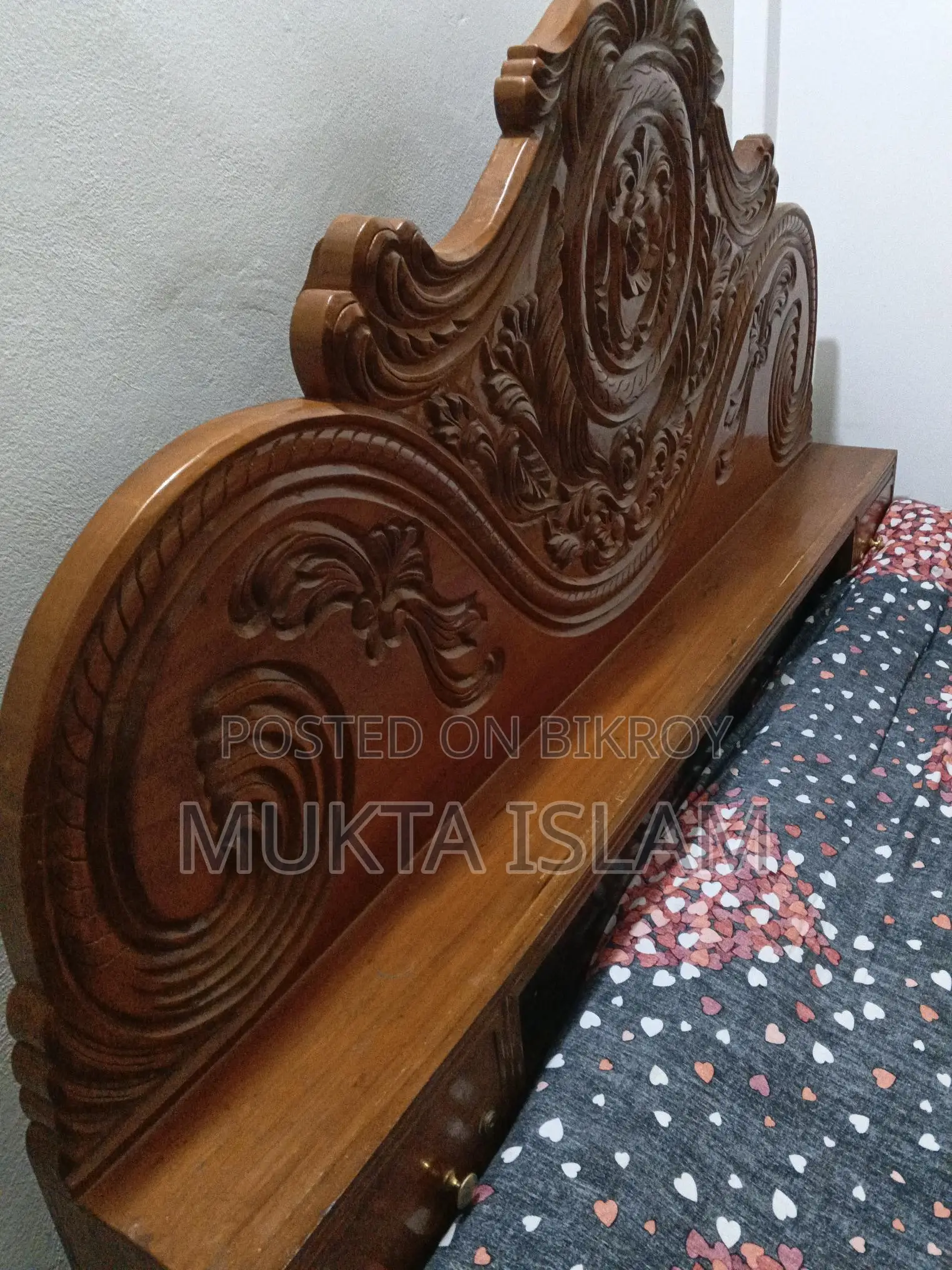 Mahogany Wood Bed
