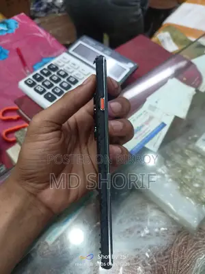 টেকনো ক্যামন ৪০ প্রো . (ব্যবহৃত)