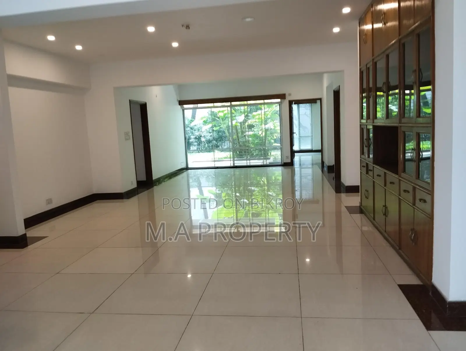 NEW 4 BED 3500SFT SEMIFURNISHED POOL GYM FLAT RENT BARIDHARA DIPLOMATIC