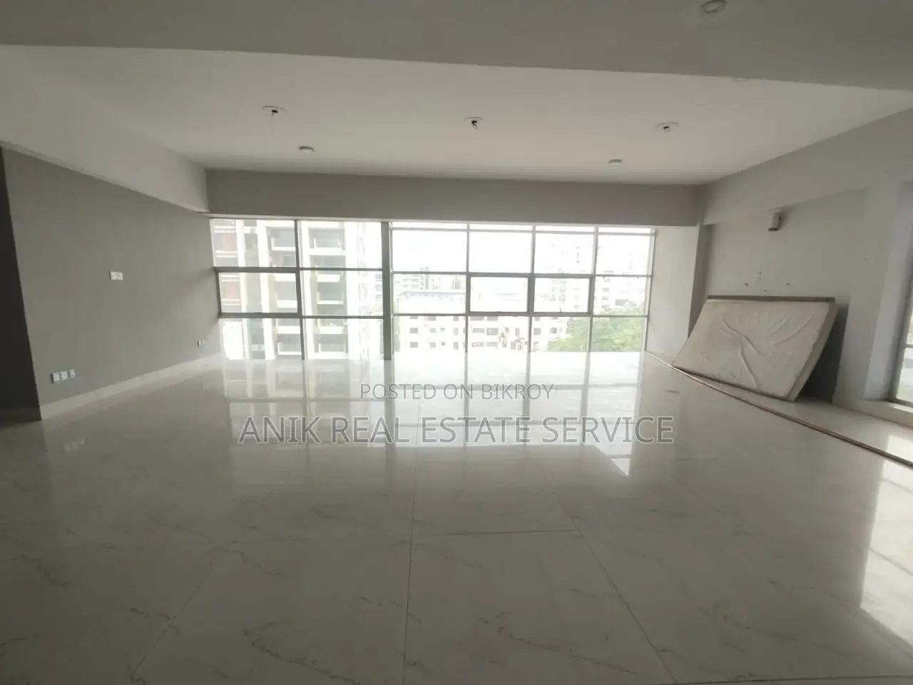 Swmming Pool Gym 3600 Sft Un Farnised Flat Rent At Gulshan 2