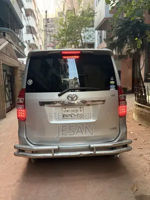 Toyota Noah X Package 2011