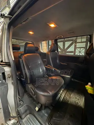 Toyota Noah X Package 2011