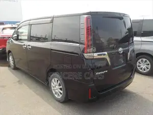 Toyota Esquire GI PREMIUM NON-HYB 2021