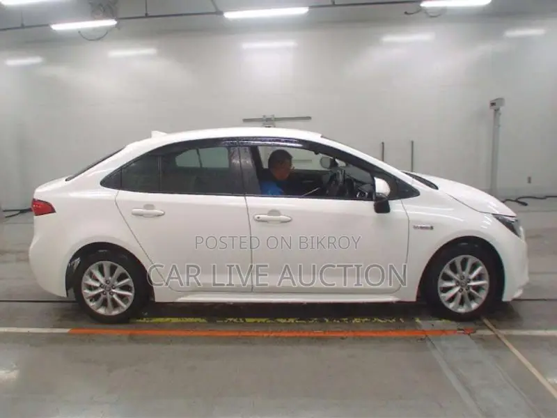Toyota Corolla HYBRID 2021