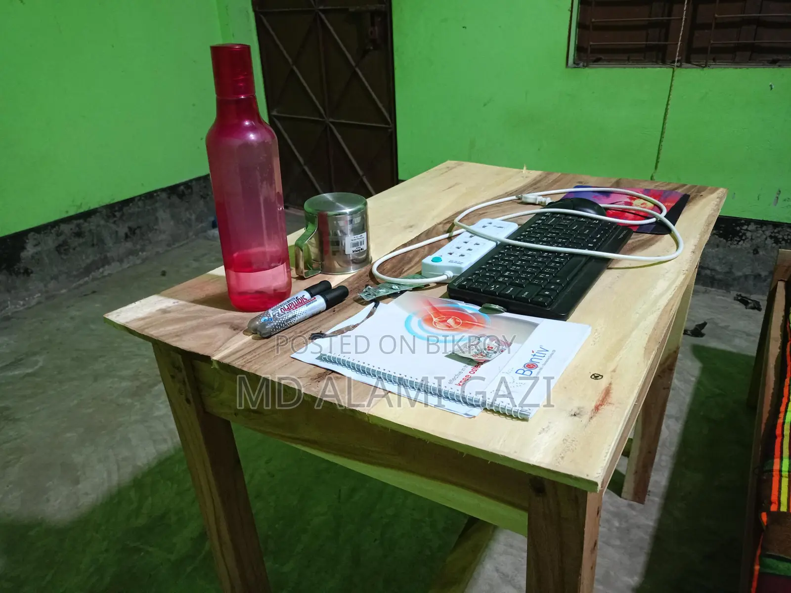 টেবিল বিক্রি হবে