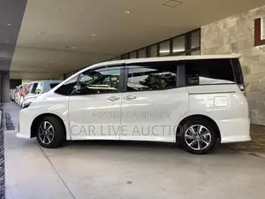 Toyota Voxy ZS KIRAMEKI HYBRID 2020