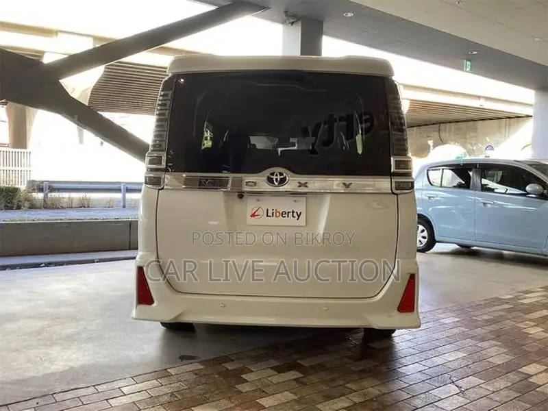 Toyota Voxy ZS KIRAMEKI HYBRID 2020