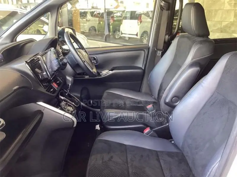 Toyota Voxy ZS KIRAMEKI HYBRID 2020