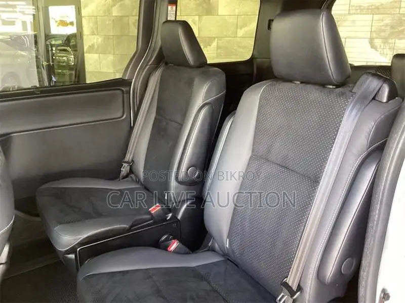 Toyota Voxy ZS KIRAMEKI HYBRID 2020