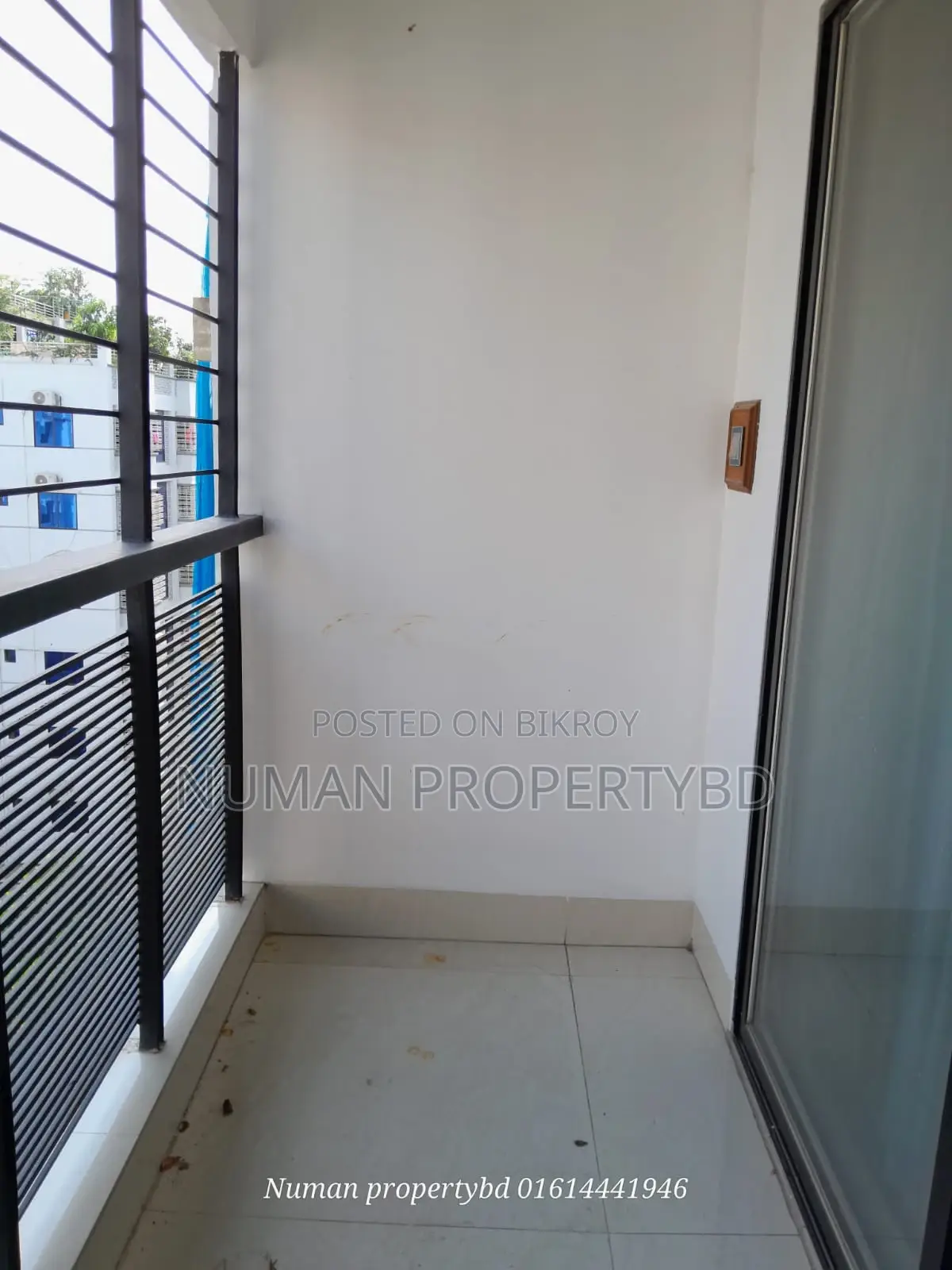 4000sq 4-bedroom Full Luxury Semi Furnished Interior Design Flat Rent