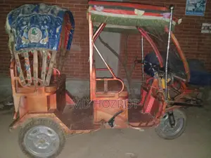 ব্যাটারি ছাড়া একটি মিশুক অটোরিকশা বিক্রি করা হবে