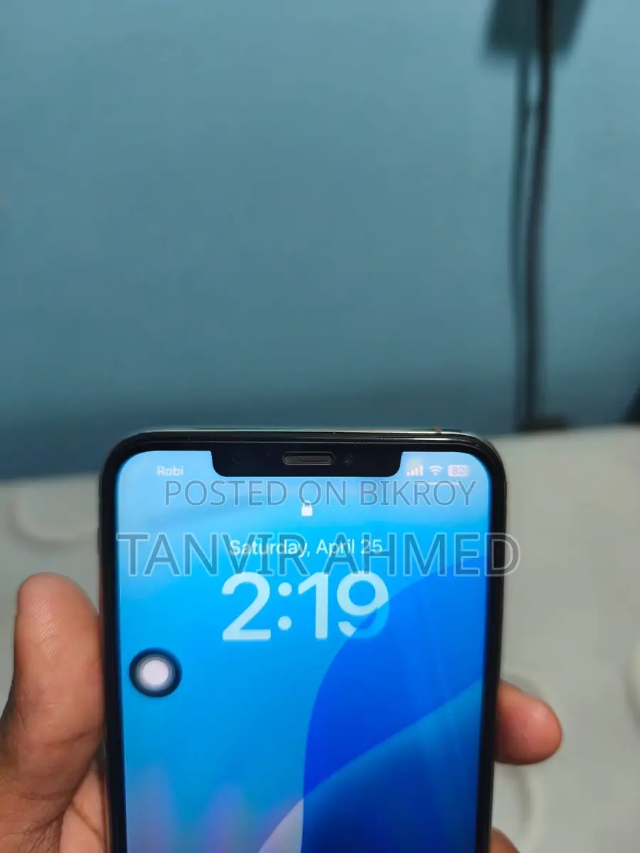 Apple iPhone XS Max . (Used)