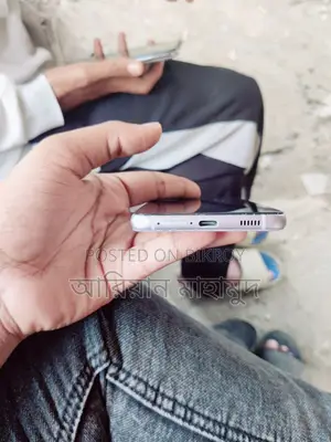 Samsung Galaxy S21 FE 5G . (Used)