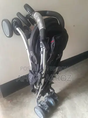 বেবি ট্রাভেল স্ট্রোলার