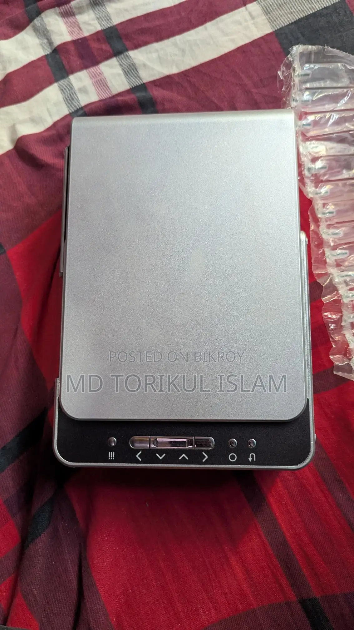 মিনি কম্ফোর্টেবল প্রজেক্টর