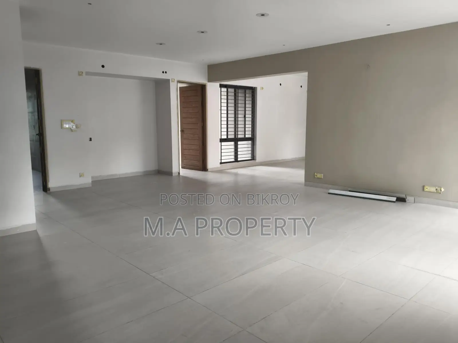 Rent 4-Bed Apartment in Gulshan North 3500sqft