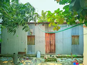 শুধু টিনের একছালা এই ঘরটি বিক্রি করা হবে।
