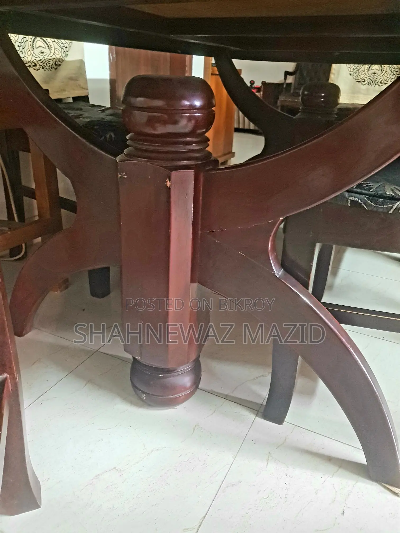 ডাইনিং টেবিলের সেট