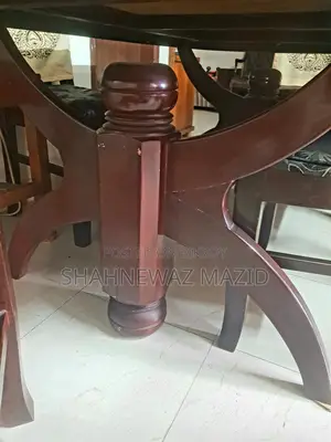 ডাইনিং টেবিলের সেট