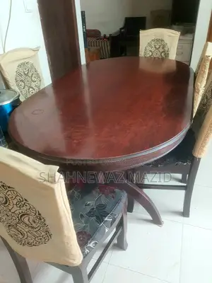 ডাইনিং টেবিলের সেট